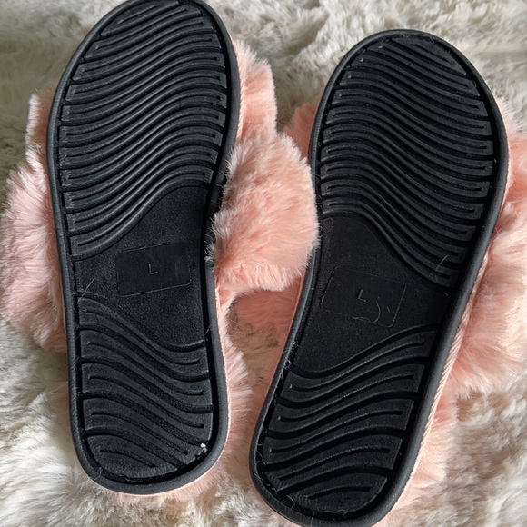 Pink Fluffy Faux Fur Slippers - Picture 7 of 9